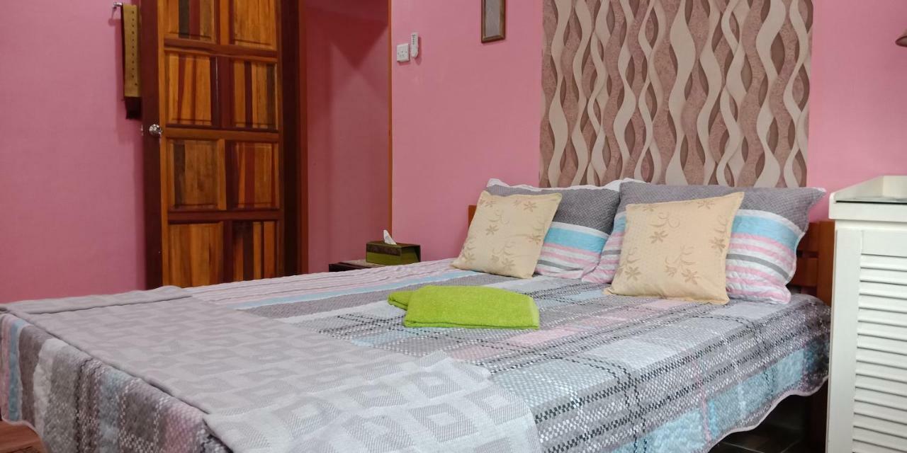 Hotel Jazepuri - Jaze 3 à Kuching Extérieur photo